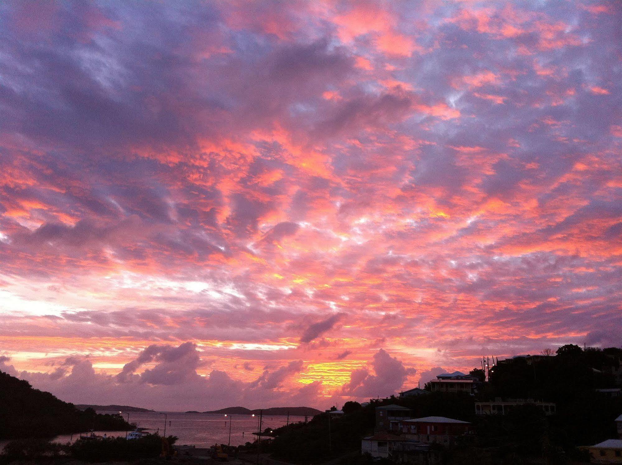 St. John Inn Cruz Bay Екстер'єр фото